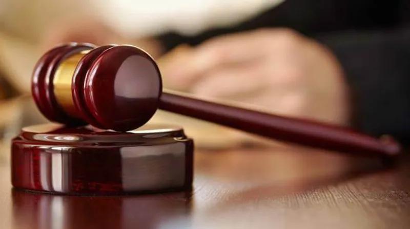 Diniego della protezione internazionale e sospensione automatica: la Cassazione chiarisce quando si applica